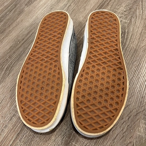 Vans women’s size 7 sneakers - Picture 2 of 2